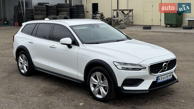 Volvo V60cc (2019)