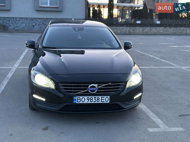 Volvo V60 (2015)