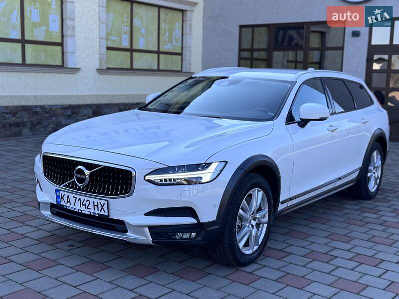 Volvo V90 cross country (2017)