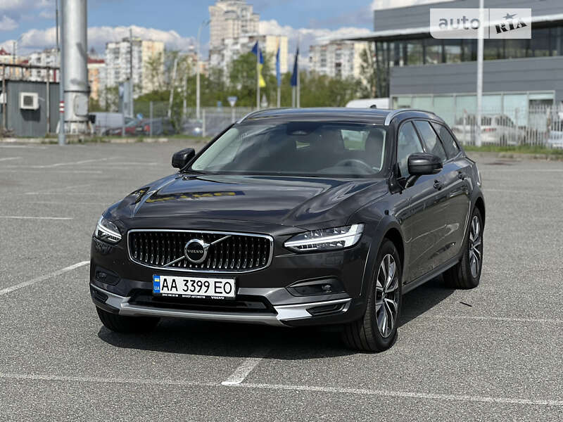 Volvo V90 (2022)