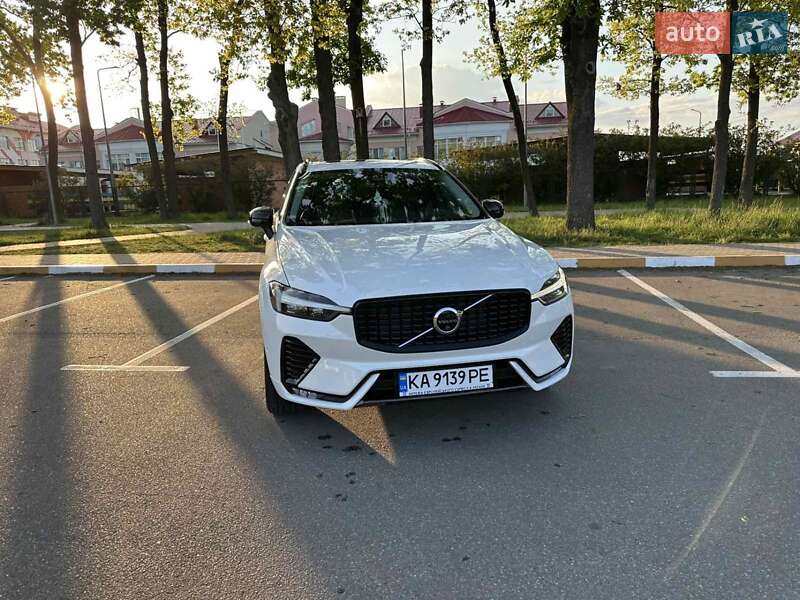 Volvo Xc60 (2024)
