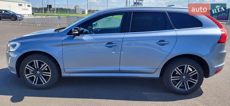Volvo Xc60 (2017)