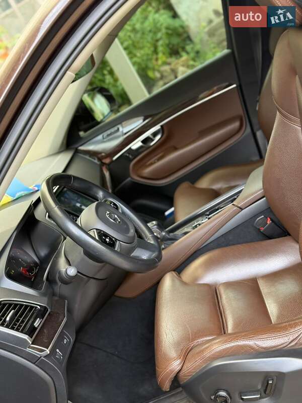 Volvo Xc90 (2019)