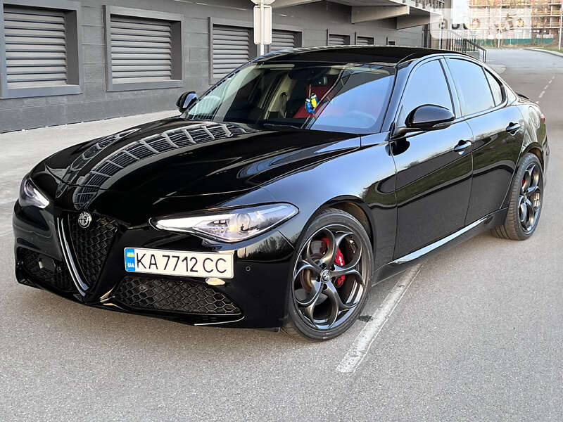 Alfa-romeo Giulia (2017)