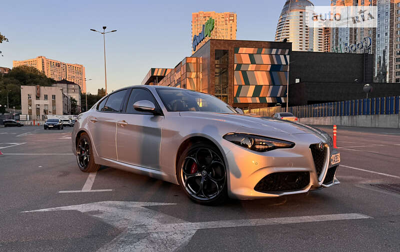 Alfa-romeo Giulia (2017)