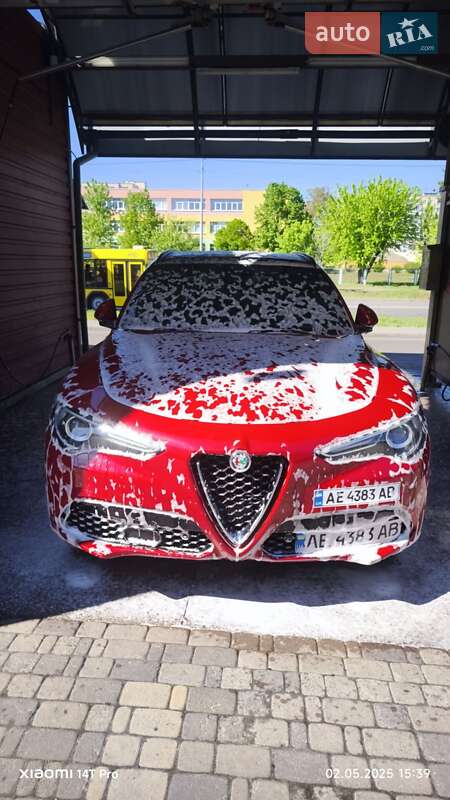 Alfa romeo Stelvio (2017)
