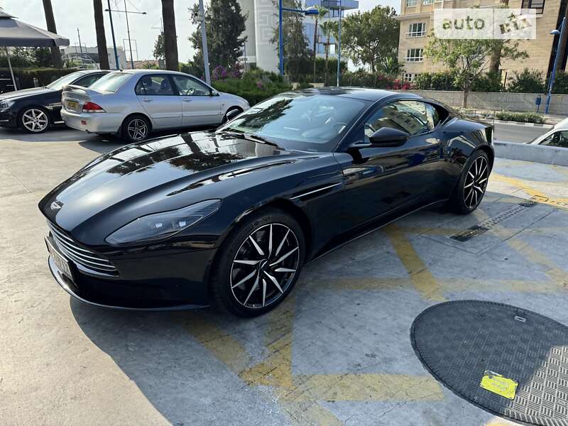 Aston-martin Db11 (2018)