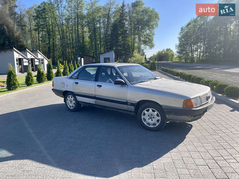Audi 100 (1988)