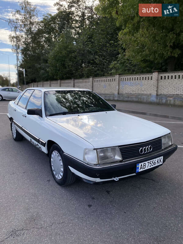 Audi 200 (1986)