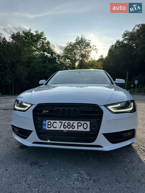 Audi A4 (2012)