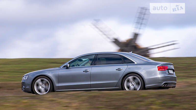 Audi A8 (2012)