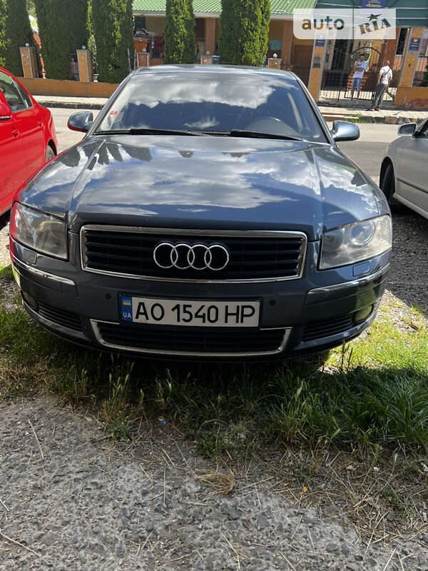 Audi A8 (2003)