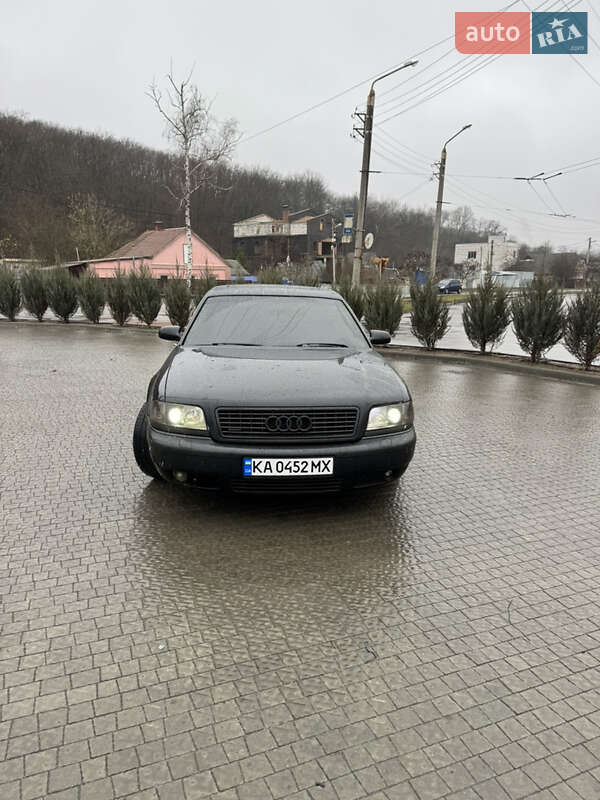 Audi A8 (2000)