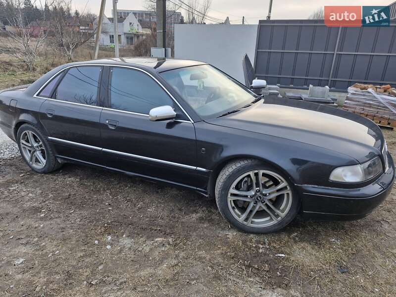 Audi A8 (1998)