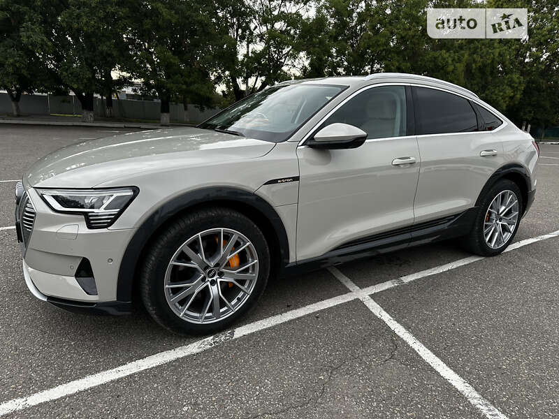 Audi E-tron (2021)