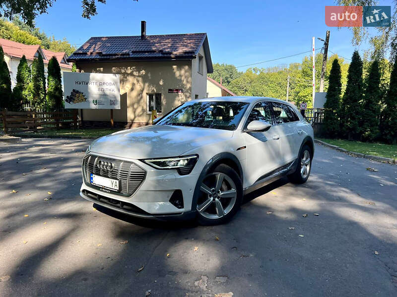 Audi E-tron (2019)
