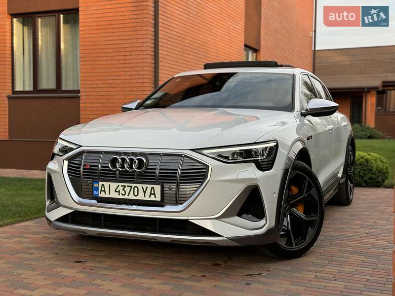 Audi E-tron s (2021)