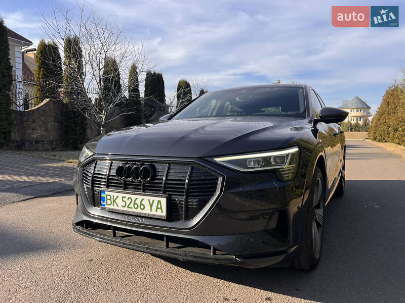 Audi E-tron (2021)