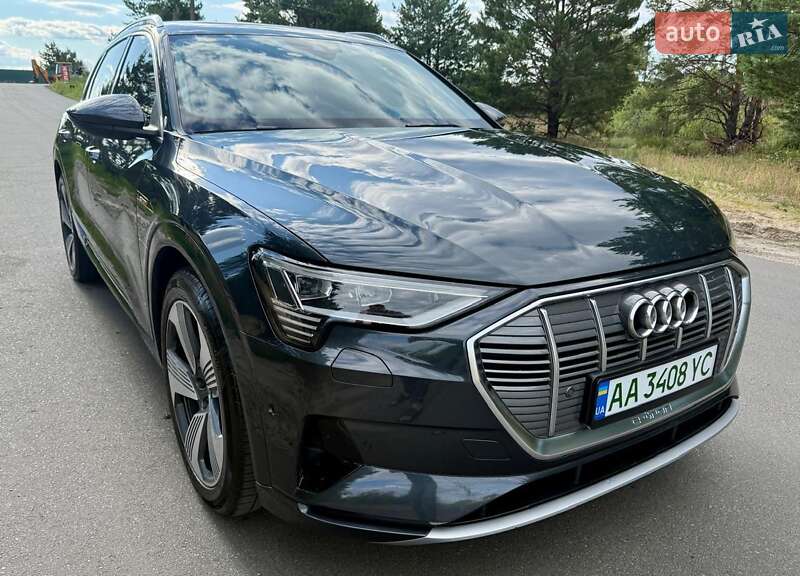 Audi E-tron (2019)