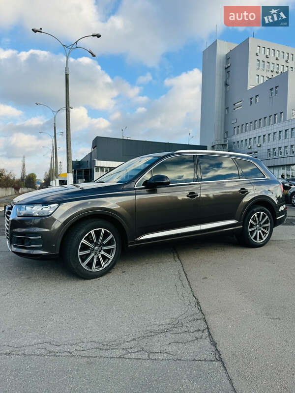 Audi Q7 (2017)