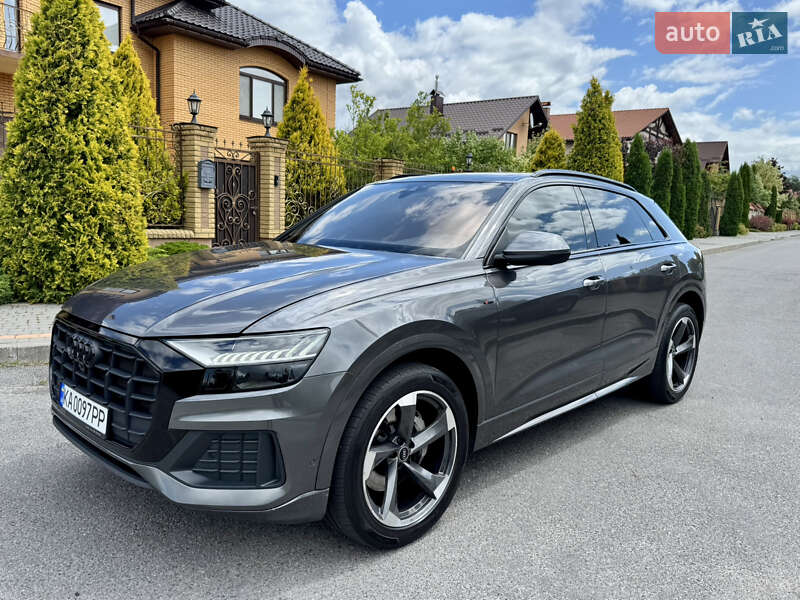 Audi Q8 (2021)