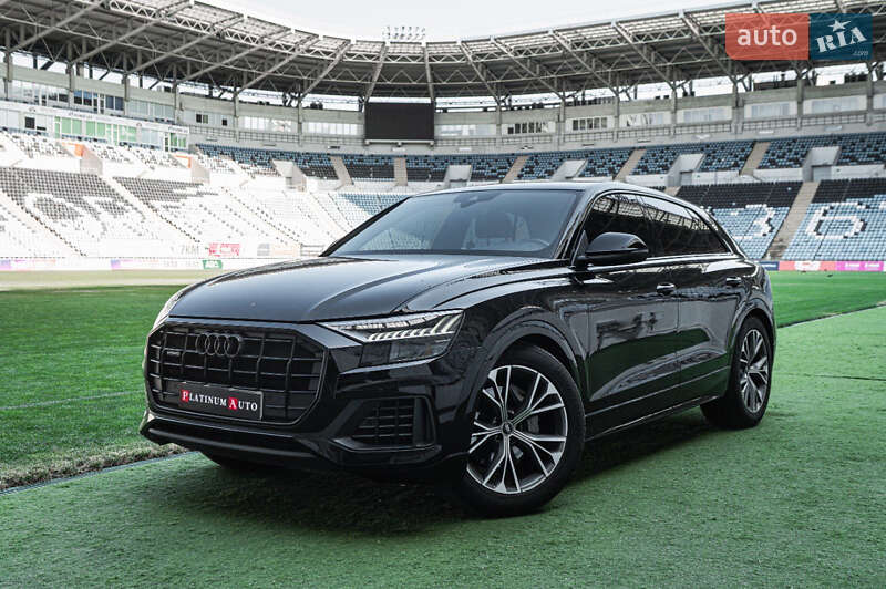 Audi Q8 (2020)
