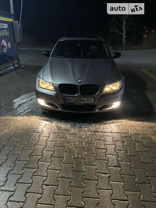 Bmw 318i (2010)