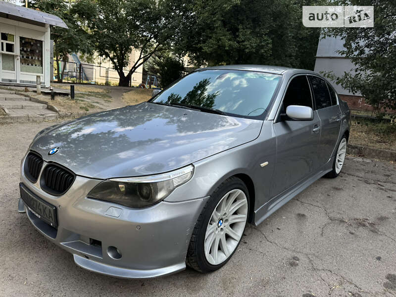Bmw 520i (2004)