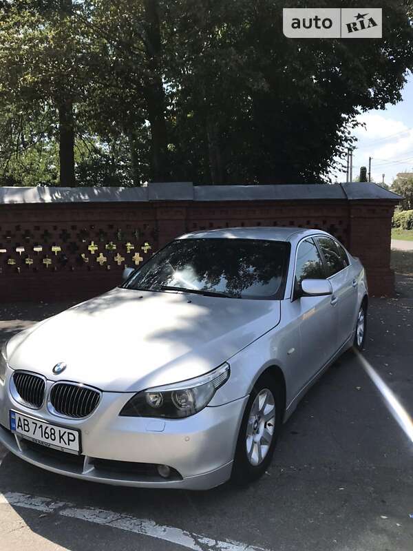 Bmw 523i (2005)