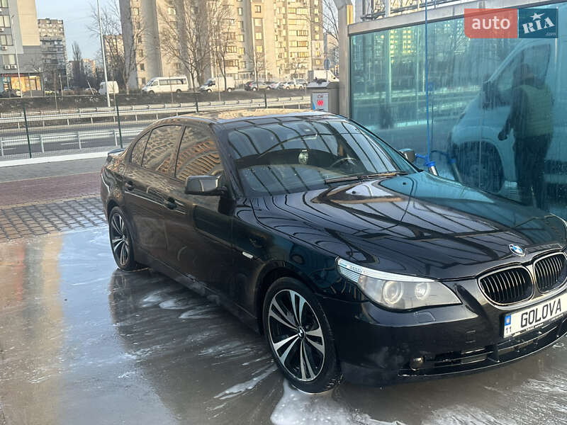 Bmw 520i (2005)