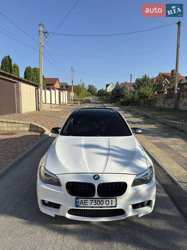 Bmw 5 series (2015)