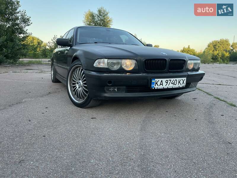 Bmw 740 (2000)