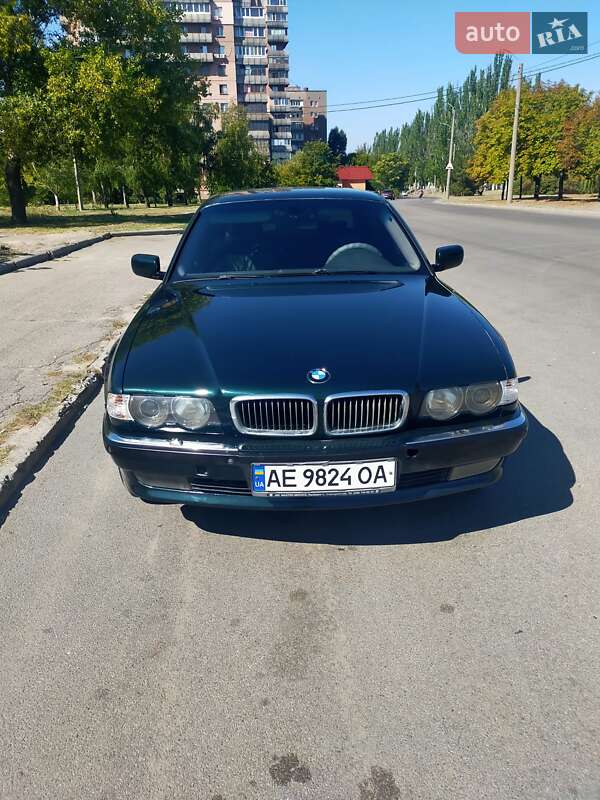 Bmw 7 series (1999)