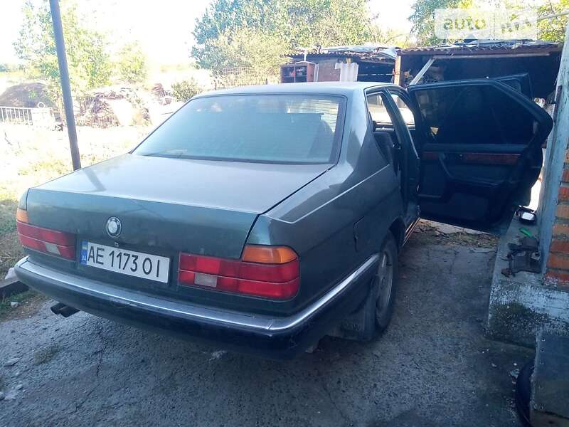 Bmw 7 series (1988)
