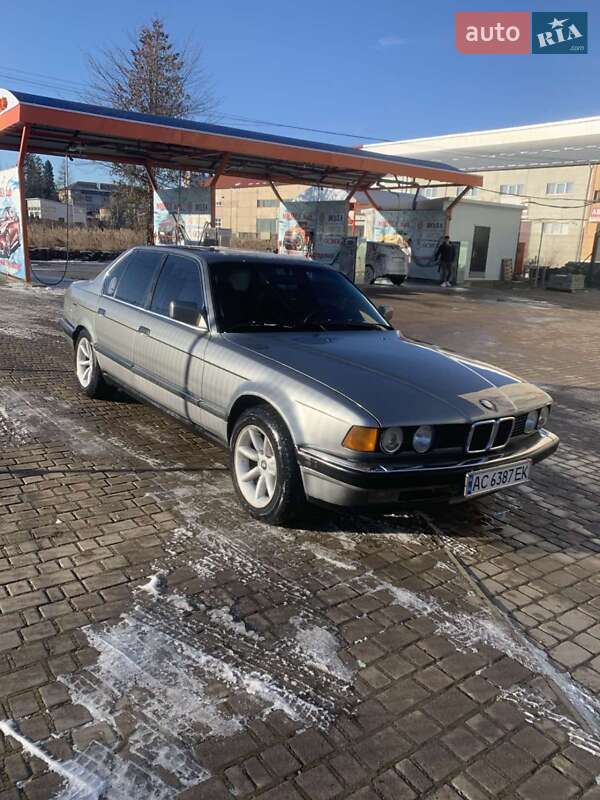 Bmw 7 series (1989)