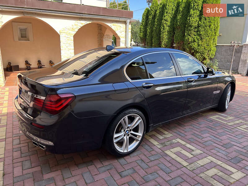 Bmw 7 series (2015)