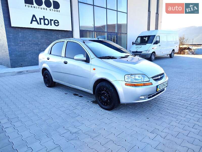 Chevrolet Aveo (2005)