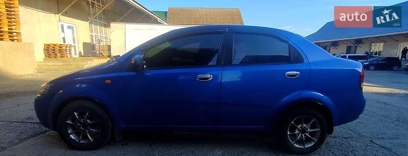 Chevrolet Aveo (2004)