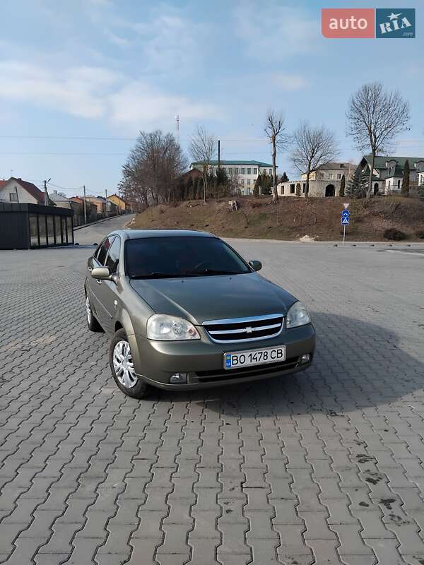 Chevrolet Lacetti (2004)
