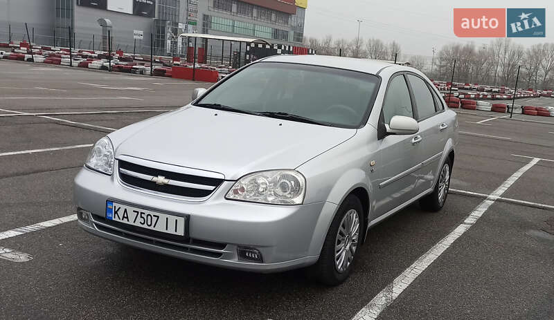 Chevrolet Lacetti (2005)