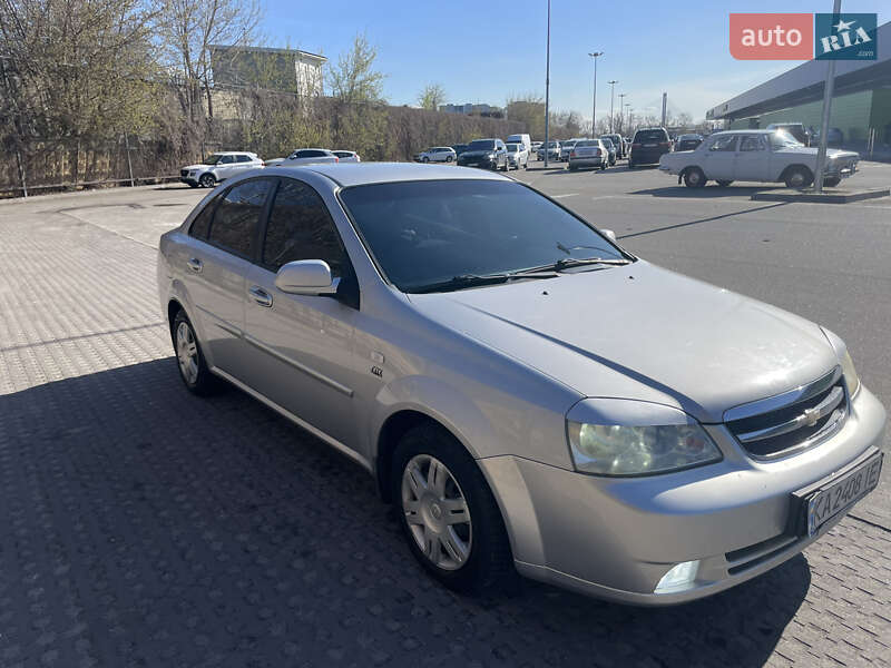 Chevrolet Lacetti (2005)
