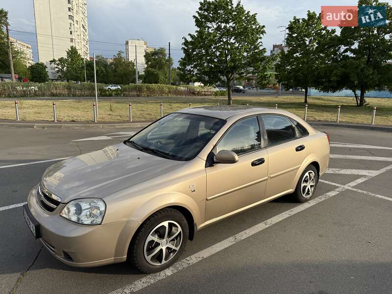 Chevrolet Lacetti (2008)