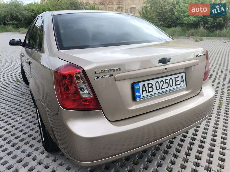 Chevrolet Lacetti (2005)
