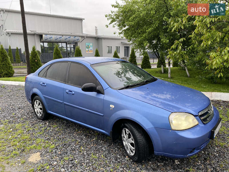 Chevrolet Lacetti (2004)