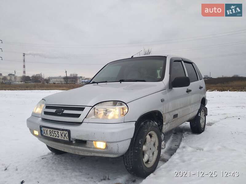Chevrolet Niva (2006)