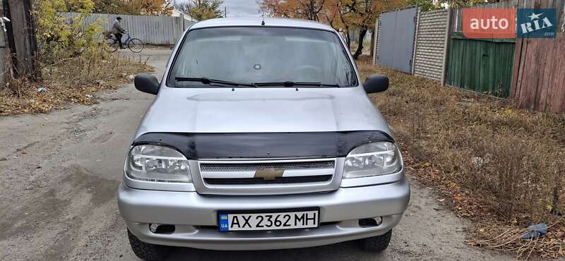 Chevrolet Niva (2004)