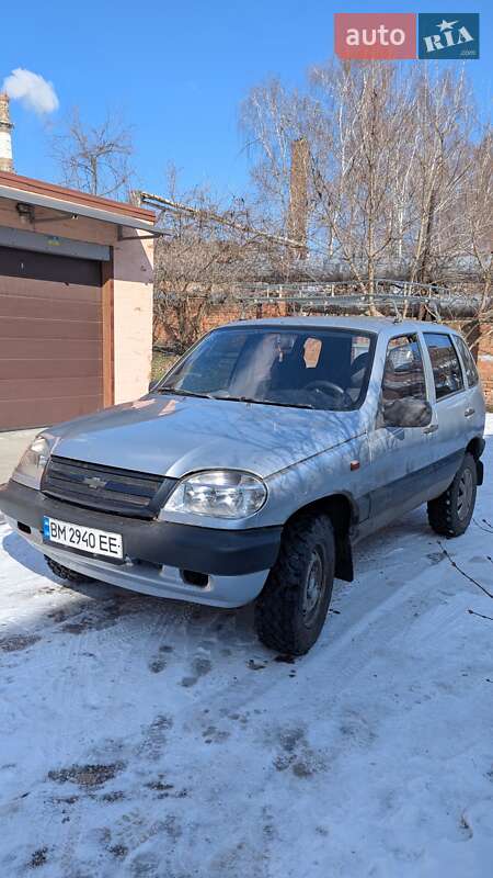 Chevrolet Niva (2004)