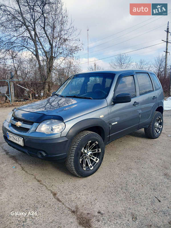 Chevrolet Niva (2013)