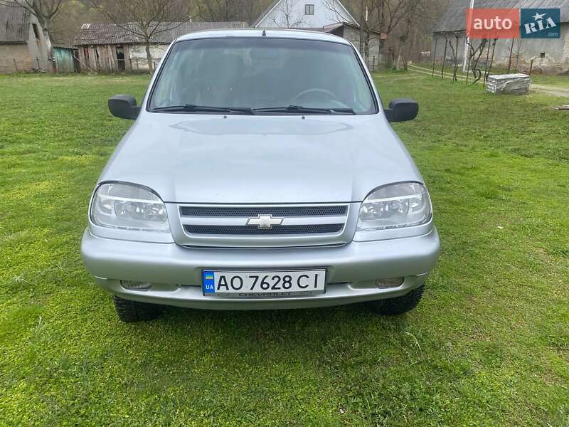 Chevrolet Niva (2007)