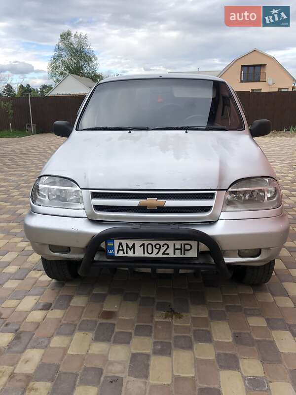 Chevrolet Niva (2005)